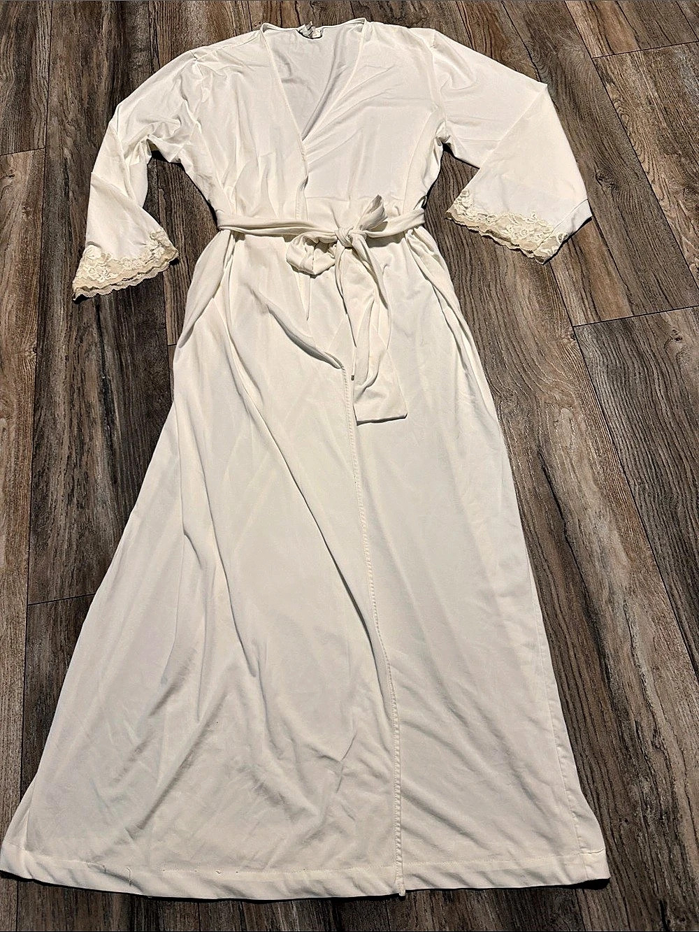 Natori Classics Lace Trim Maxi Robe in White Size Large 100%Polyester